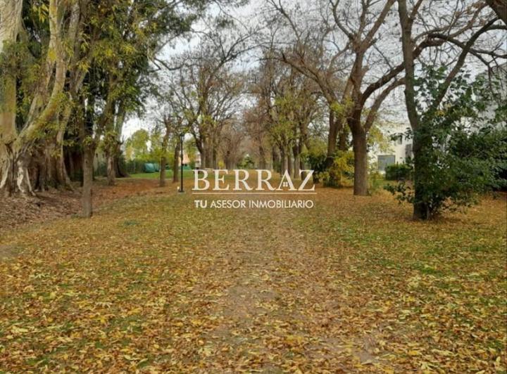 Terreno · 657m²