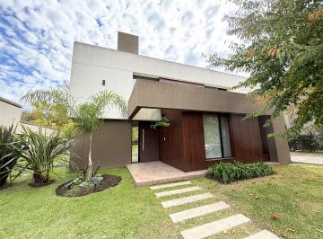 Casa de 5 ambientes, Berazategui · Venta Fincas de Hudson