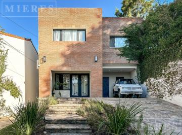Casa · 262m² · 6 Ambientes · 3 Cocheras · Casa en Venta en Tigre