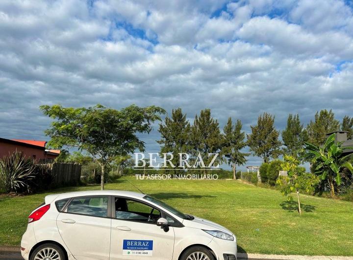 Terreno · 701m²