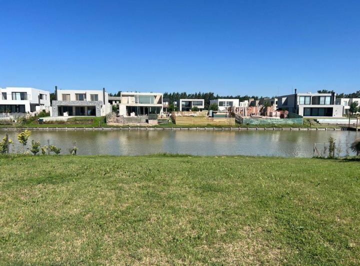 Terreno · 670m²