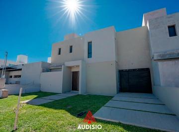 Casa · 252m² · 4 Ambientes · 2 Cocheras · Casa en Venta - Rincones de Manantiales M61 L13