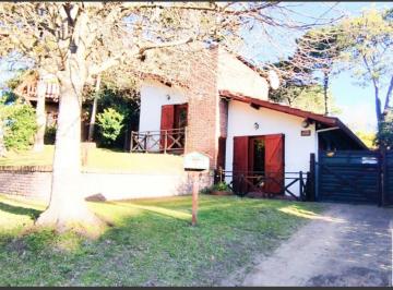 Casa · 100m² · 4 Ambientes · 1 Cochera · Casa en Venta - 3 Dorm. 2 Baños - Villa Gesell