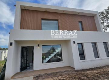 Casa · 141m² · 6 Ambientes · 3 Cocheras · Casa Venta 4 Dorm. Barrio Santa Sofía Lote de 508 m² Pilar del Este, Zona Norte