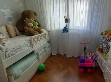 Departamento de 4 ambientes, Floresta · Departamento en Venta 3 Amb + Escritorio 2º X Esc. Floresta!