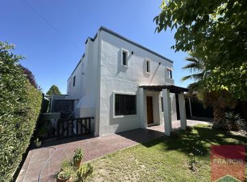 Casa · 328m² · 10 Ambientes · 3 Cocheras · Casa en Venta en Vistalba