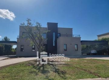 Casa · 310m² · 5 Ambientes · 8 Cocheras · Casa a Estrenar en Venta Haras Santa Maria