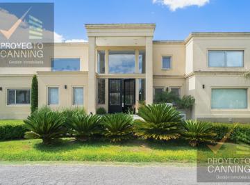 Casa · 450m² · 6 Ambientes · 2 Cocheras · Casa en Venta Barrio Malibu Canning