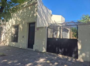 Casa de 6 ambientes, Dolores · Encantadora Casa de Estilo Antiguo en El Corazón de Dolores