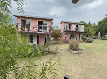 Casa · 120m² · 7 Ambientes · 2 Cocheras · Complejo de Dos Cabañas con Vista a Las Sierras Mirador del Lago