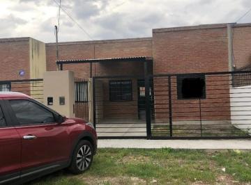 Casa · 65m² · 3 Ambientes · 1 Cochera · Casa en P. H, Sobre Lote de 6 X 25, Cochera, Fondo