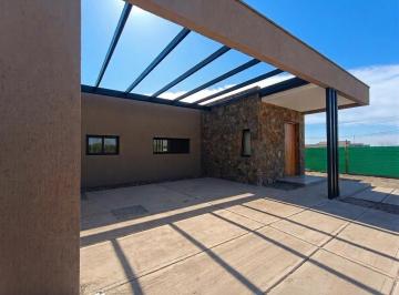 Casa · 160m² · 4 Ambientes · 2 Cocheras · Casa de Tres Dorm. Apta Credito en Barrio Acacias de Terrada