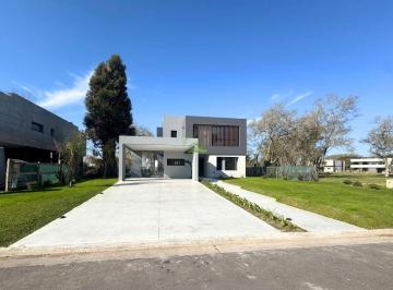 Casa de 5 ambientes, Berazategui · Casa en Venta en San Juan Chico