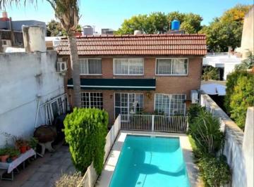 Casa · 197m² · 6 Ambientes · 1 Cochera · Venta de Casa con 6 Amb, Piscina, Cochera y Quincho en Villa Devoto