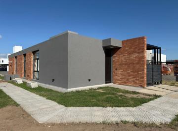 Casa de 4 ambientes, Córdoba · Venta - PH a Estrenar Colinas de Manantiales - 2 Dorm 2 Bañ
