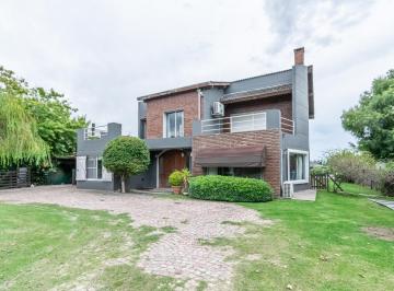 Casa · 210m² · 5 Ambientes · 4 Cocheras · Casa Quinta en Venta - Estancias del Pilar, Barrio Champagnat