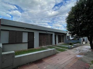 Casa · 142m² · 4 Ambientes · 2 Cocheras · Casa 3 Dorm. en Parque Horizonte