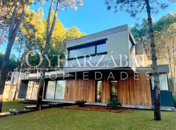 Casa · 180m² · 5 Ambientes · 1 Cochera · En Alamos II Venta y Alquiler Temporal