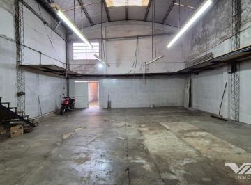Bodega-Galpón · 200m² · En Alquiler, Galpon 200 m² Cub. PH Independiente, Zona Industrial - V. Martelli