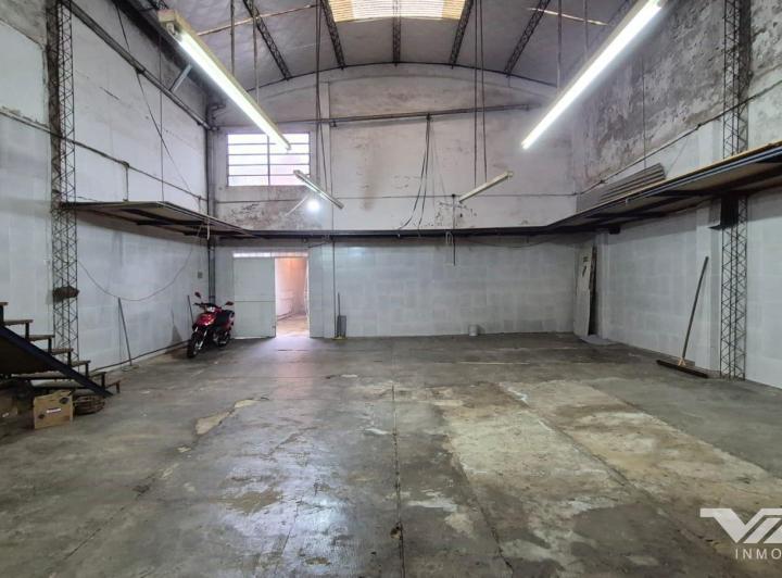 Bodega-Galpón · 200m²