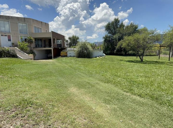 Casa · 350m² · 7 Ambientes · 3 Cocheras