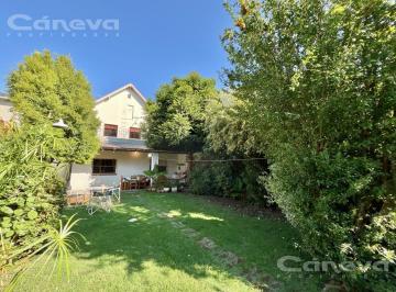 Casa · 266m² · 6 Ambientes · 1 Cochera · Martínez Casa con Jardín y Galería. 4 Dorm.. 2 Baños, Multifamiliar