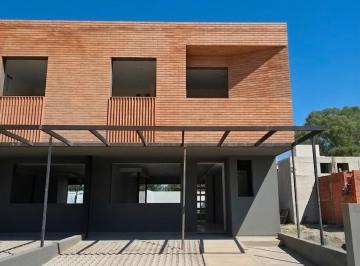 Casa de 7 ambientes, Córdoba · Impresionante Duplex a Estrenar en Campo Chico