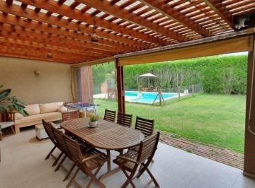 Casa · 175m² · 5 Ambientes · 5 Cocheras · Casa en Venta en Canton Puerto