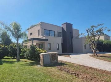 Casa · 170m² · 6 Ambientes · Casa en Alquiler en Haras Santa Maria, Escobar, G. B. a. Zona Norte