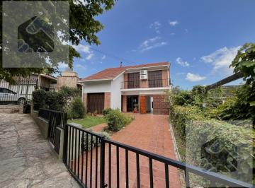 Casa · 185m² · 8 Ambientes · 1 Cochera · Casa + Departamento en Venta en Barrio Los Manantiales, Villa Carlos Paz