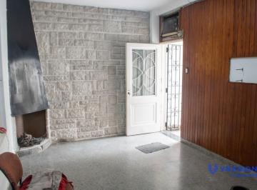 PH · 86m² · 4 Ambientes · Venta PH en Mataderos!