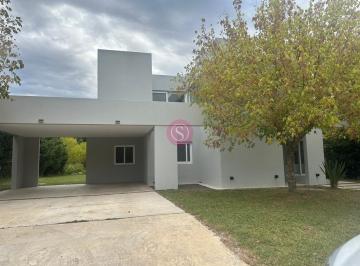 Casa · 174m² · 5 Ambientes · Casa en Venta en La Reserva Cardales, Campana, G. B. a. Zona Norte