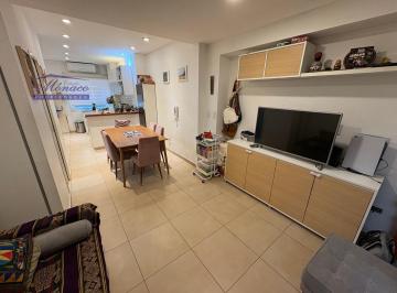 Departamento · 68m² · 3 Ambientes · Impecable 3 Amb. en Dos Plantas Al Frente