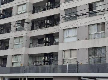 Departamento de 2 ambientes, Lanús · Departamento 2 Ambientes C/cochera Oportunidad! Apto Credito! Impecable!