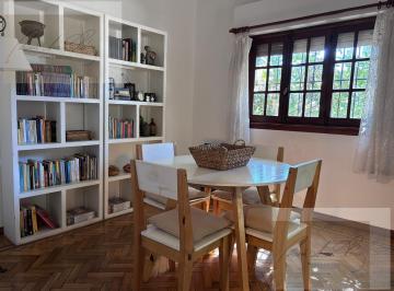 Casa · 105m² · 4 Ambientes · 1 Cochera · Casa en Venta en Vicente López. 3 Ambientes. Zona Cetrangolo.
