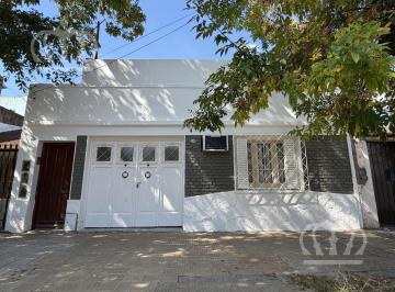 PH · 110m² · 3 Ambientes · 1 Cochera · Venta de PH a Frente en Lanús Este