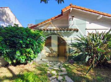 Casa de 5 ambientes, Esteban Echeverría · Venta de Casa con Terreno y Pileta en Luis Guillon