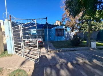 Casa · 50m² · 4 Ambientes · 1 Cochera · Casa en Venta en Rivadavia