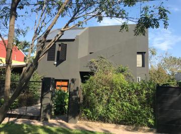 Casa de 9 ambientes, Rosario · Dueño Vende Casa en Fisherton