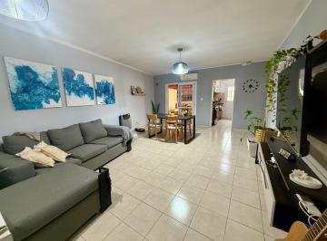 Casa · 100m² · 2 Ambientes · 1 Cochera · Duplex en Venta Nuevo Poeta Lugones - 2 Dorm. - Apto Credito