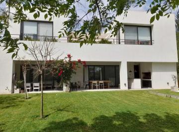 Casa · 250m² · 4 Ambientes · Casa Chalet en Alq. Temporario en La Comarca, General Pacheco, Tigre