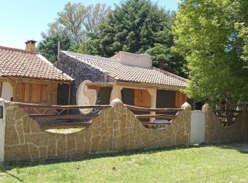 Casa · 125m² · 5 Ambientes · 1 Cochera · Casa en Dique Chico