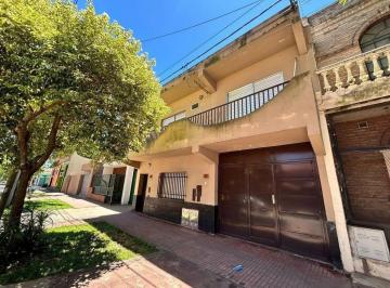 Casa · 400m² · 8 Ambientes · 3 Cocheras · Vivienda Multifamiliar + Galpon Superí y Rondeau