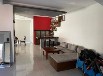 Casa · 200m² · 9 Ambientes · 1 Cochera · Casa en La Cumbre