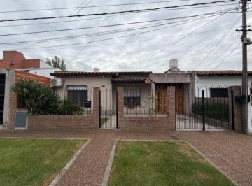 Casa de 3 ambientes, La Plata · Venta de Casa 510 N 2131 E 16 y 17 - Gonnet