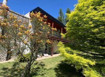 Casa · 200m² · 5 Ambientes · 2 Cocheras · Venta - Casa Puerto Roldán. Casa Sobre Lote Doble en Esquina con Piscina. Viví La Tranquilidad, El Ve