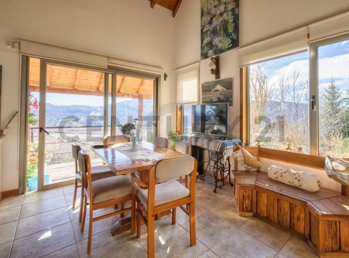 Casa · 200m² · 4 Dormitorios · 1 Cochera