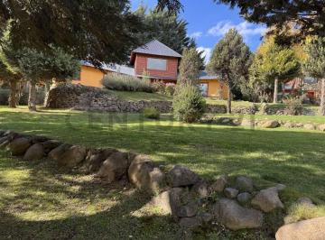 Casa · 130m² · 4 Ambientes · 2 Cocheras · Venta Casa San Martin de Los Andes. Barrio Rucahue