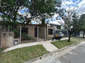 Casa de 4 ambientes, Córdoba · Venta! 3 Dorm. - Excelentes Accesos! Sin Nada Que Hacerle!