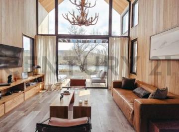 Casa · 244m² · 4 Ambientes · 2 Cocheras · Casa Venta San Martin de Los Andes con Costa Rio Quilquihue